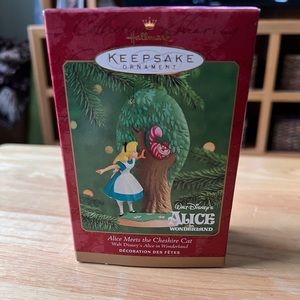 Disney’s Alice in Wonderland: Alice Meets the Cheshire Cat Ornament brand new